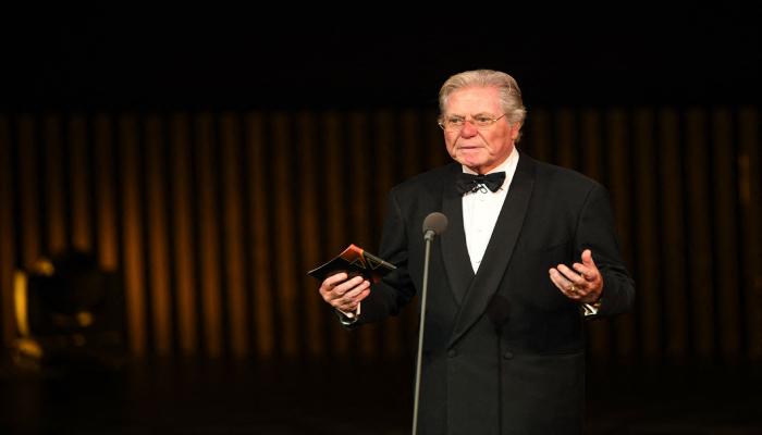 حسين فهمي يكشف سر رفض عبلة كامل تكريمها