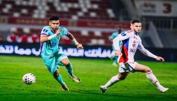 من مباراة العين والشارقة