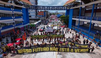 مسيرة كبيرة دفاعاً عن المناخ في بيليم البرازيلية