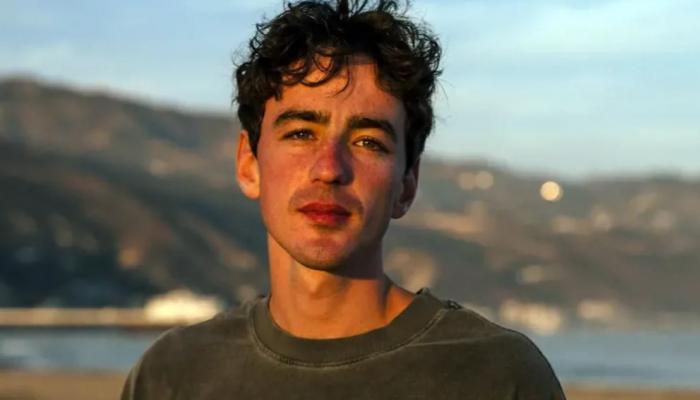 المؤثر الأمريكي بن بدر 