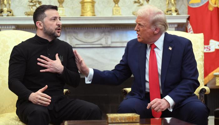 ترامب وزيلينسكي خلال لقاء الأزمة في البيت الأبيض