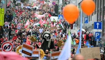 احتجاجات في شوارع بروكسل خلال أكتوبر 2025 ضد تخفيضات الميزانية