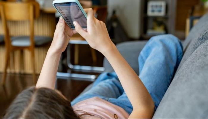 حظر استخدام وسائل التواصل الاجتماعي للأطفال - تعبيرية