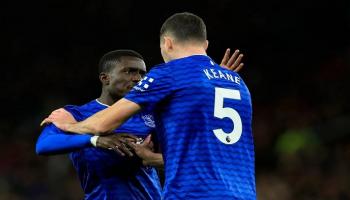 إدريسا غاي يتشاجر مع كين