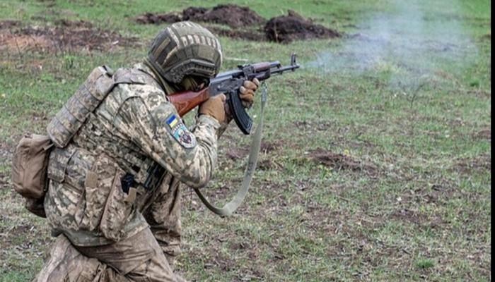 جندي أوكراني على الجبهة - أرشيفية