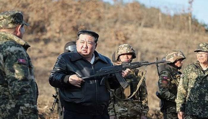 كيم بين جنوده