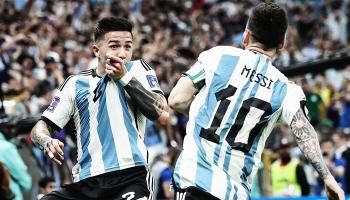 إنزو فرنانديز وميسي في منتخب الأرجنتين