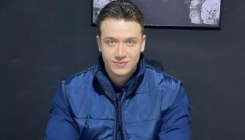 الطبيب محل الجدل