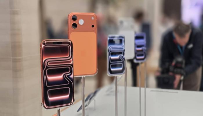 أبل على أعتاب رقم قياسي.. iPhone 17 يقود الانتعاش في السوق الصيني