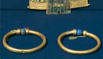 محاكمة المتهمين بسرقة الأسورة الأثرية من المتحف المصري