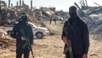 مسلحان من حماس في غزة