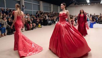 فساتين حمراء