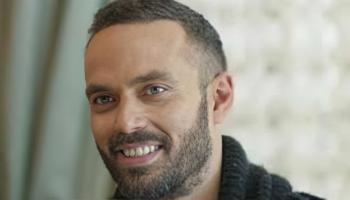 الفنان عمر حسن يوسف