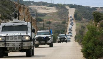 موكب يحمل وفدا من مجلس الأمن الدولي يجوب الحدود الإسرائيلية اللبنانية