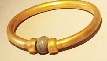 أسورة المتحف المصري