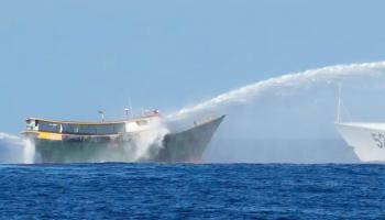 هجوم سابق بمدفع مياه صيني على سفينة فلبينية 