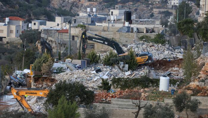 جرافات إسرائيلية تهدم منزلين لفلسطينيين في بيت لحم بالضفة الغربية