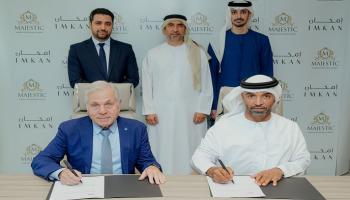 جانب من مراسم توقيع اتفاقية الاستحواذ