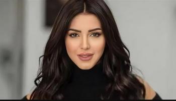 الفنانة إيناس النجار