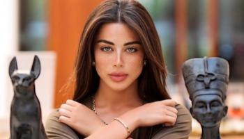 الفنانة يارا السكري