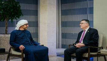 عبدالله بن زايد آل نهيان خلال استقباله وزير خارجية إسرائيل