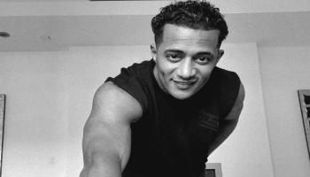 محمد رمضان يروج لأغنيته الجديدة هتجيلي بشخصية ناصر الدسوقي