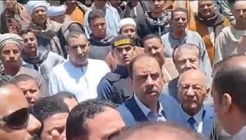 مشاجرة بين مسؤولين مصريين