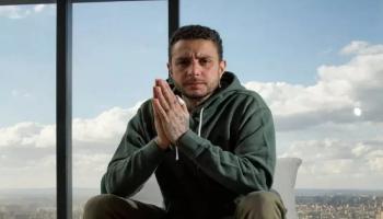 أحمد الفيشاوي ينشر فيديو نادر لوالده ينتقد فيه رقص الرجال