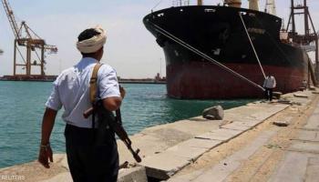 عنصر حوثي في ميناء الحديدة.. أرشيفية