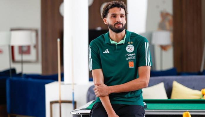 توبة مدافع منتخب الجزائر