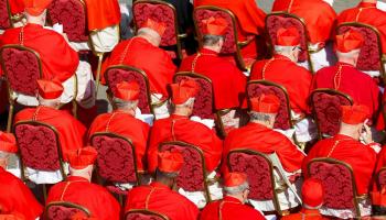 استعدادات الكرادلة قبل التصويت على بابا جديد في الفاتيكان