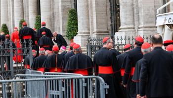 اجتماع الكرادلة في الفاتيكان لاختيار خليفة البابا فرنسيس