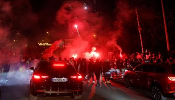 جانب من احتفالات الجماهير بالشوارع