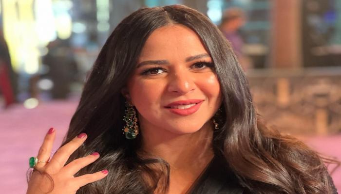 إيمي سمير غانم تنعي كلبها عنتر