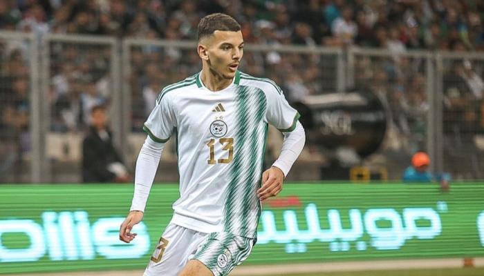 بوعناني لاعب منتخب الجزائر