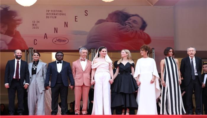 الصور الأولى من افتتاح مهرجان كان السينمائي 2025