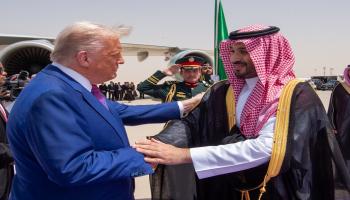 ولي العهد السعودي الأمير محمد بن سلمان مستقبلا الرئيس الأمريكي دونالد ترامب