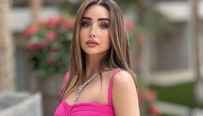 هنا الزاهد 