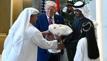 محمد بن زايد آل نهيان لدى استقباله دونالد ترامب
