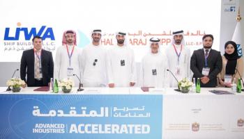 جانب من مراسم توقيع اتفاقية لبناء 6 سفن إبرار ضمن فعاليات اصنع في الإمارات