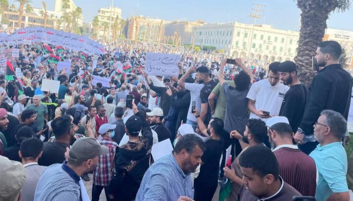 مظاهرات في طرابلس تطالب بإقالة حكومة الدبيبة