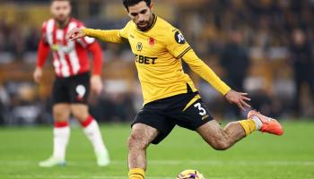 آيت نوري نجم منتخب الجزائر