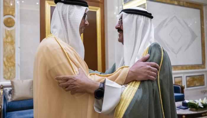 أمير الكويت مستقبلا الشيخ منصور بن زايد آل نهيان