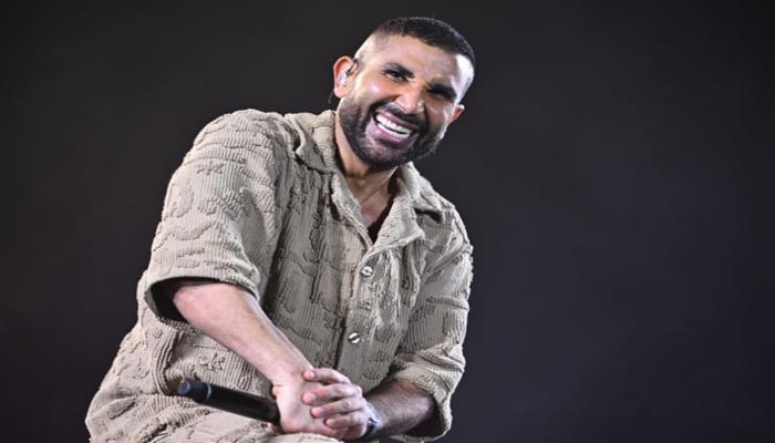 أحمد سعد يحيي أولى حفلاته في العلمين بعد أداء مناسك الحج