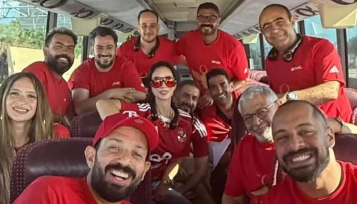 مجموعة من نجوم الفن في مصر 