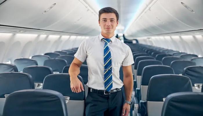 انتحال صفة مضيف طيران للسفر مجانا