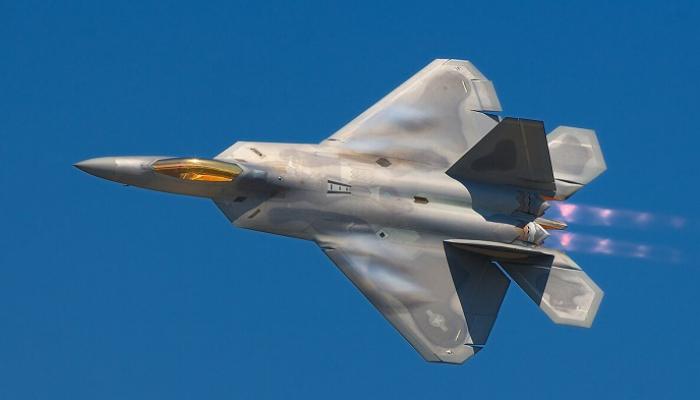 مقاتلة من طراز F-22 الأمريكية