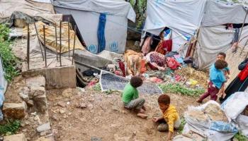 اطفال في مخيم أممي للنازحين جنوب اليمن - أرشيفية