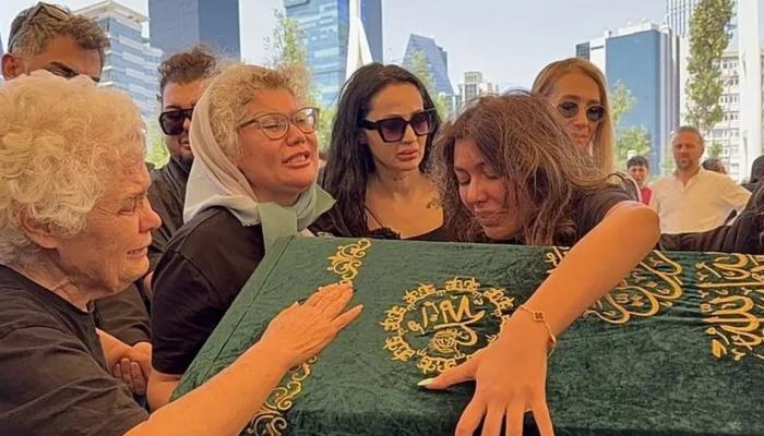 دموع في جنازة المؤثرة نيهال جاندان