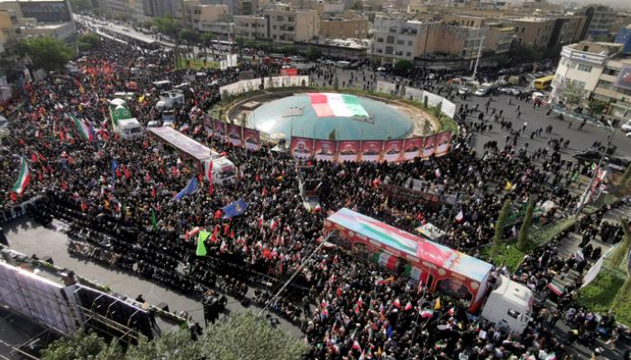 من مراسم جنازة رسمية في إيران لنحو 60 من قتلى الحرب